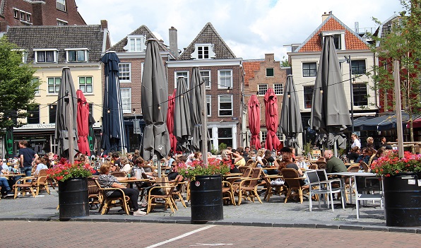 Nederlanders spenderen recordbedrag in horeca