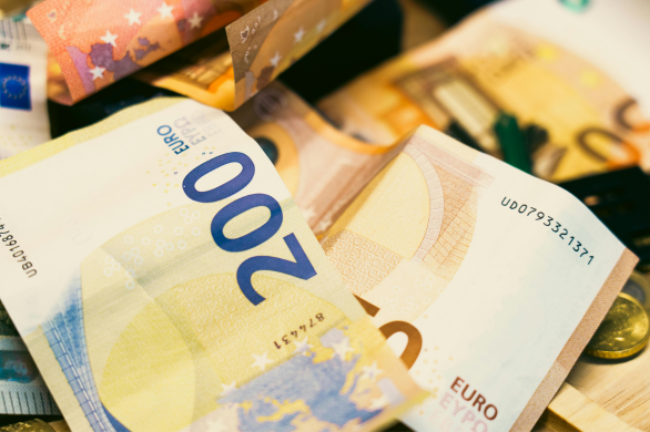 Verbod op contante betalingen van € 3.000,- of meer: wat betekent dit voor jou?