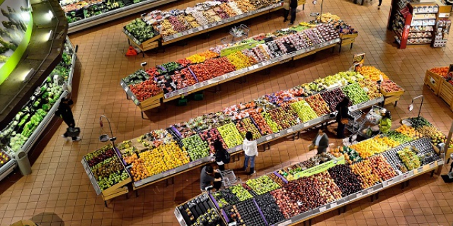 Supermarkten trekken retail omzet omhoog