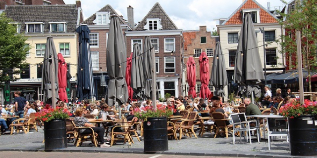 Nederlanders spenderen recordbedrag in horeca