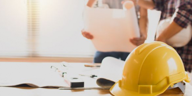 De bouw krabbelt op, maar personeel blijft zorgenkind