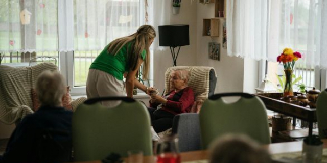 Personeelstekorten en stijgende zorgvraag blijven druk zetten op zorgsector